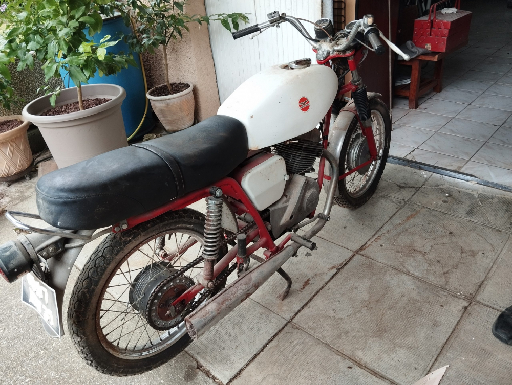 Stornello Guzzi 160 dans son jus